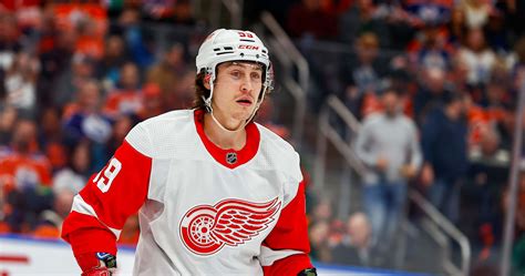 Tyler Bertuzzi Traded to Bruins from Red Wings for Draft Picks Ahead of ...