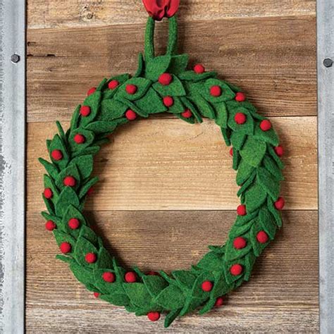 Felt Holly Berry Wreath: Olive & Cocoa