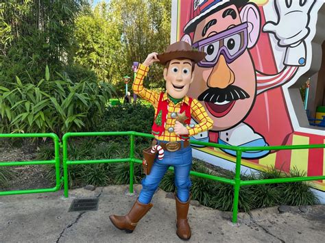 Toy Story Land Characters Dress Up for Christmas 2022 at Disney’s Hollywood Studios - Disney by Mark