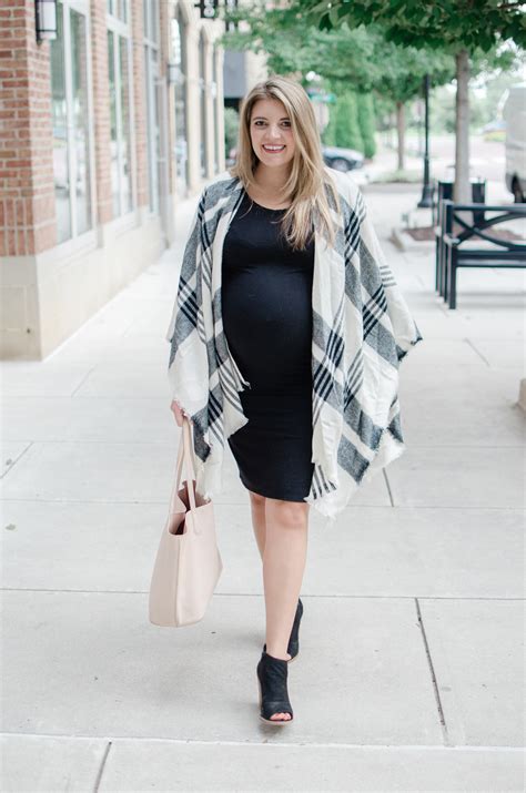 Pregnant Outfits For Fall