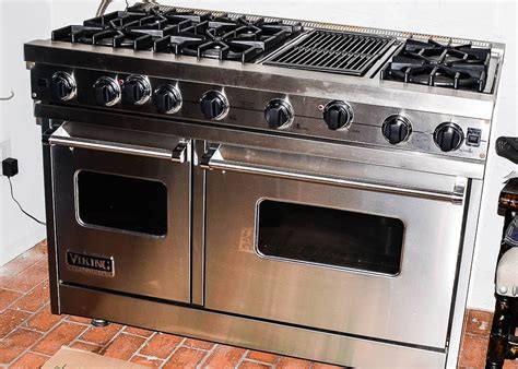 Viking Professional Gas Oven Range and Stove | EBTH