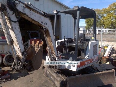 Bobcat 325 Excavator