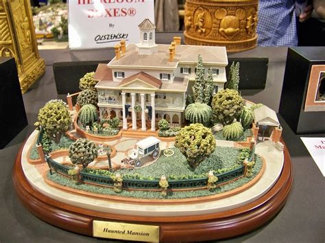 Robert Olszewski's Haunted Mansion miniature on display at… | Flickr