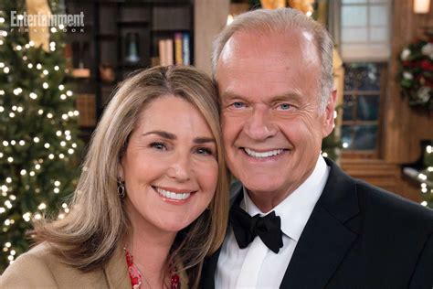 'Frasier' finale first look sees Peri Gilpin return as Roz