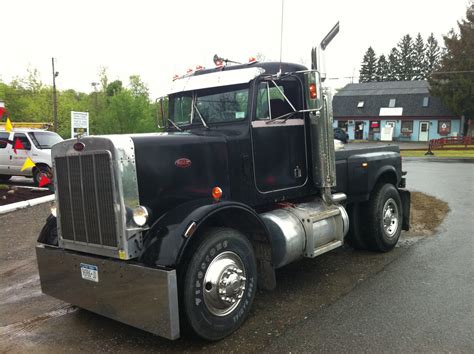 bigjworks: Peterbilt pick-up truck