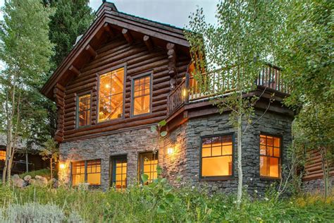 Top 15 Coolest Cabin Rentals in Wyoming - Cabin Trippers