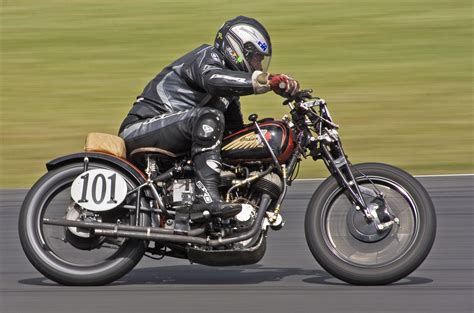 File:1941 Indian 750cc motorcycle vintage racing 2008.jpg - Wikimedia Commons