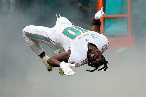 Dolphins Week 14: The Tyreek Hill Show — but Nothing Else | Miami New Times