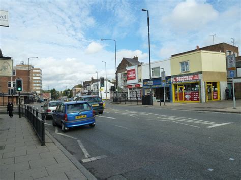 Dunstable town centre in early September © Basher Eyre cc-by-sa/2.0 :: Geograph Britain and Ireland