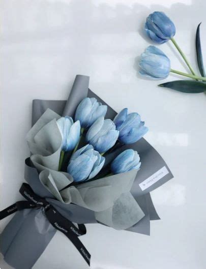 Pin by Lavinia on tulips 🌷 | Blue flowers bouquet, Flower delivery ...