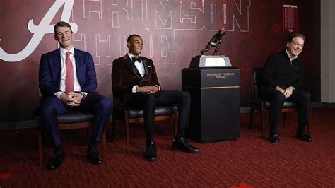 PHOTOS: DeVonta Smith wins 2020 Heisman Trophy