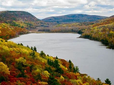 Lake of the Clouds Scenic Overlook - Lake Superior Circle Tour