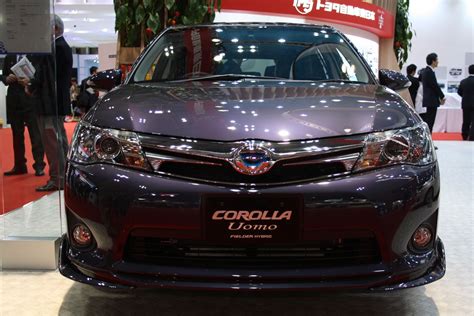 Toyota Corolla Fielder Hybrid front