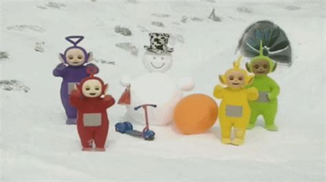 Teletubbies Snowman GIF - Teletubbies Snowman Tinky Winky - Discover & Share GIFs