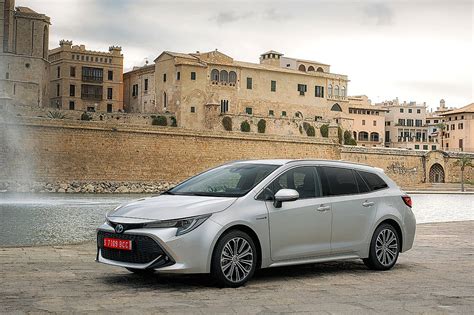 Toyota Corolla E210 1.8 Hybrid 122 KM 2020 kombi skrzynia automat napęd przedni - zdjęcie 1