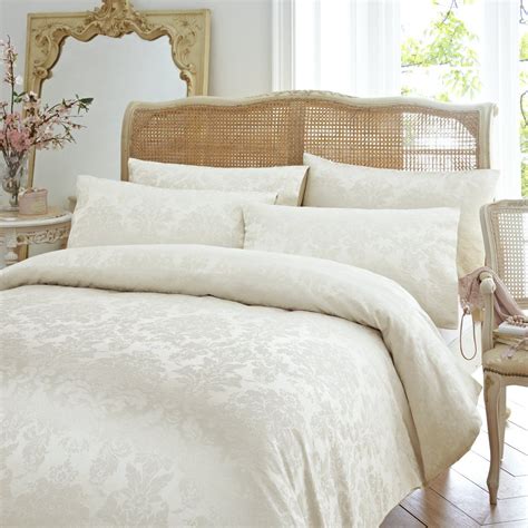 Classic Vantona Distressed Damask Floral Jacquard Bedding Duvet Cover 2 Pillowcase Set, Cream ...