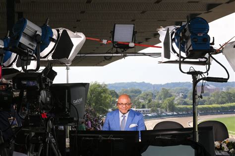 Mike Tirico Would Like to Talk About Anything but Mike Tirico - The New York Times