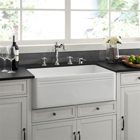 Farmhouse Kitchen Sinks / The Best Inexpensive Farmhouse Kitchen Sinks That Don T Look Cheap ...