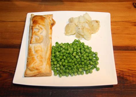 I'm not a MasterChef yet ...: Salmon en croute with Asparagus and ...