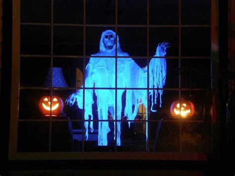 76 Scary but Creative DIY Halloween Window Decorations Ideas You Should Try | Diy halloween ...