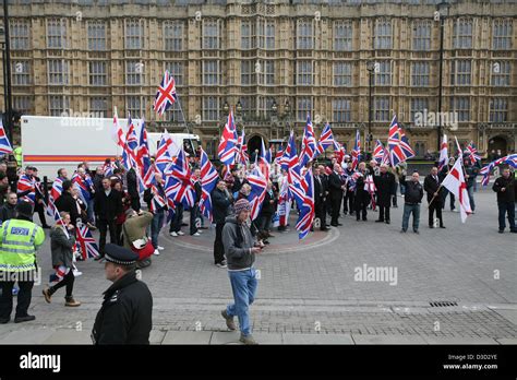 Ulster loyalists hi-res stock photography and images - Alamy