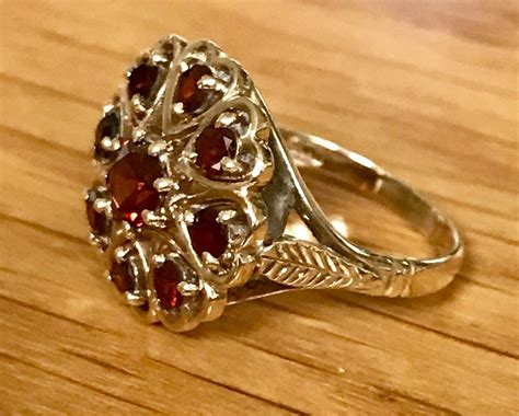 SALE***Fabulous vintage 9ct yellow gold Garnet cluster ring - London 1959