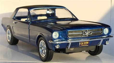 1965 Ford Mustang -- Plastic Model Car Kit -- 1/16 Scale -- #872_06 ...