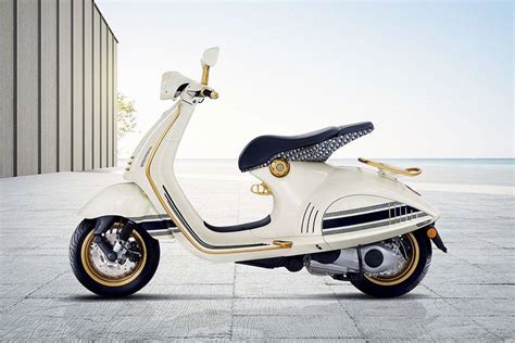 Vespa 946 Christian Dior Harga, Review, Spesifikasi & Promo Desember ...