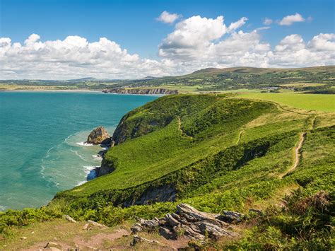 People in Wales name the Pembrokeshire Coast their favourite UK ...