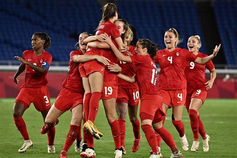 Bangkok Post - Canadian women win football gold in shootout