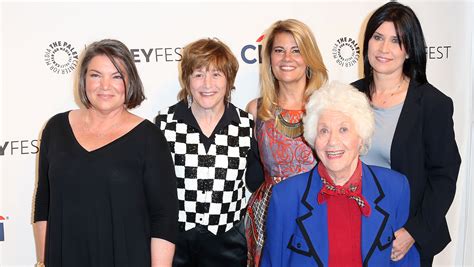 "The Facts of Life" cast members reunite - CBS News