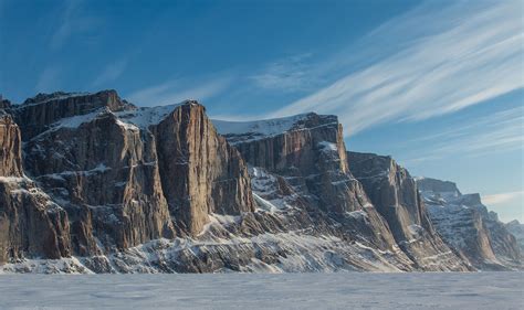 White Lines – Exploratory Steep Skiing on Baffin Island