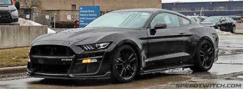 2020 Shelby GT500 looks sinister in all black – SpeedTwitch.com