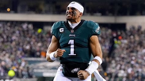 Philadelphia Eagles quarterback Jalen Hurts receives master’s degree ...