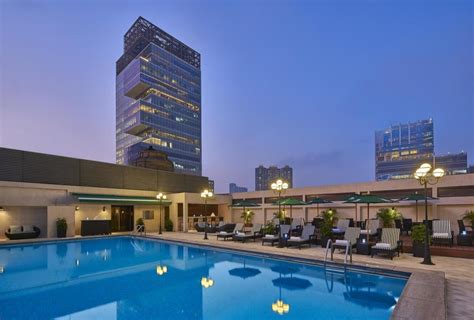 Best Price on Holiday Inn Golden Mile in Hong Kong + Reviews