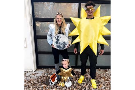 Patrick Mahomes, Pregnant Brittany Mahomes Halloween Costume: Photo