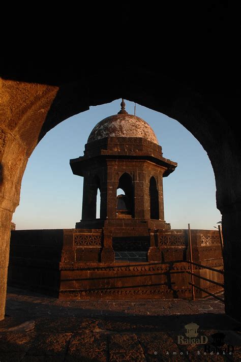 Darwaza – Door of Fort Raigad | my journey