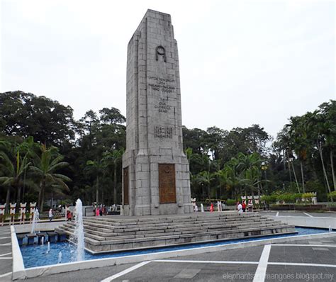 Kuala Lumpur : Tugu Negara (National Monument) | Elephants & Mangoes