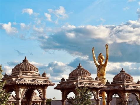 Visit The World's Largest Hindu Temple In North America