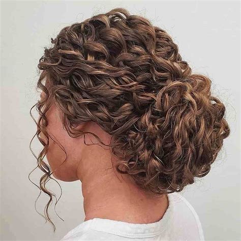 Top 48 image easy curly hair updos - Thptnganamst.edu.vn