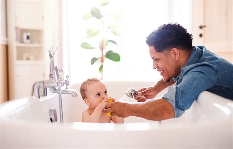 Tips for a Fuss-Free Baby Bath Time | Coastal Kids Pediatrics