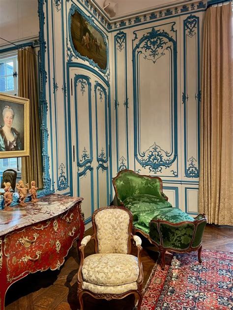 Carnavalet Museum – learn about the history of Paris for free!