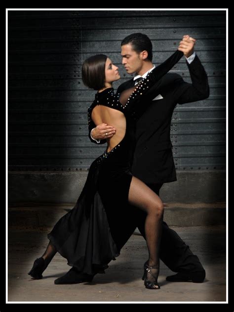 Pin by Amanda Kloppers on Art Tango | Dance poses, Tango dancers, Dancing poses