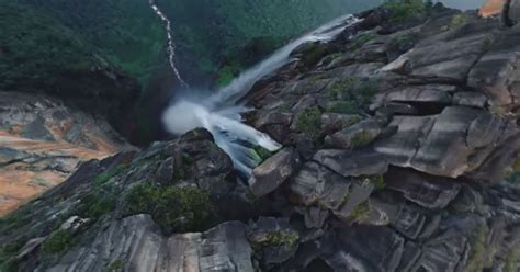 Drone riprende le cascate del Salto Angel in Venezuela [VIDEO] - DronEzine