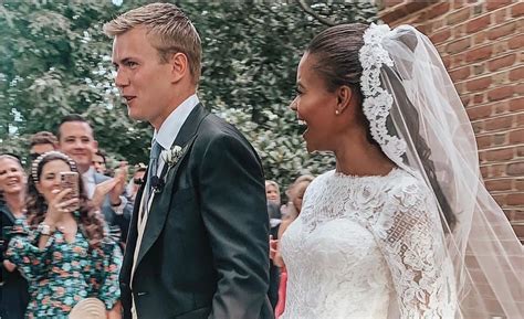 This beautiful photo, showing Owens and Farmer cutting their wedding ...