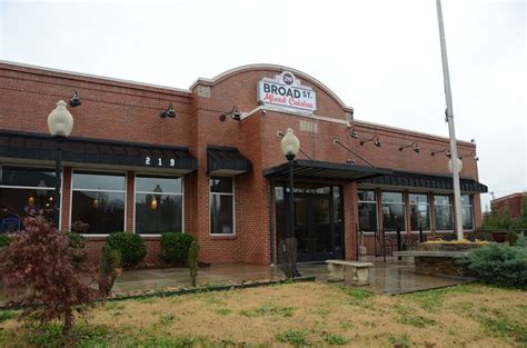 219 Broad Street Mixed Cuisine | 219 NW Broad St, Murfreesboro, TN 37130, USA