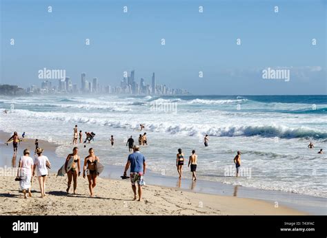 Burleigh heads surf hi-res stock photography and images - Alamy