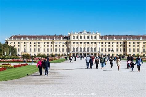 Explore Schönbrunn Palace & Gardens: Private 2.5-hour Guided Tour