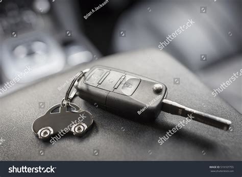 25,072 Car key with remote Images, Stock Photos & Vectors | Shutterstock