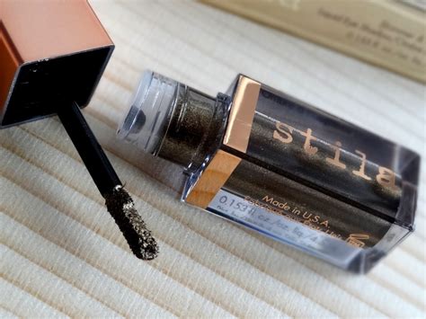 Makeup, Beauty and More: Stila Shimmer & Glow Liquid Eyeshadow in La Douce